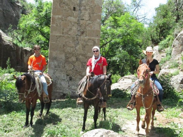 cabalga con amigos.jpg